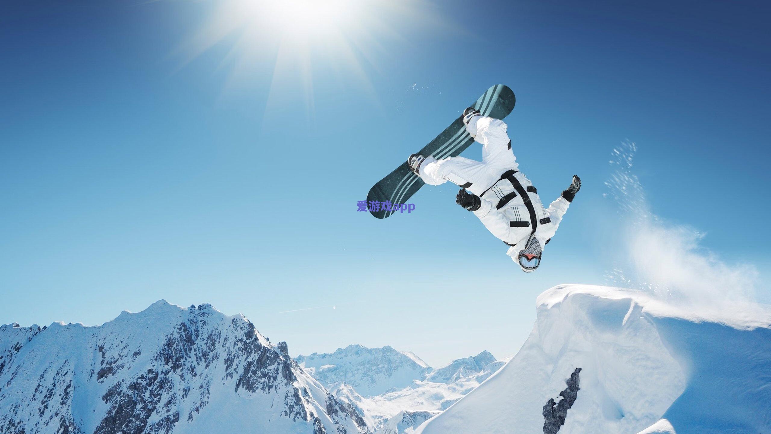 爱游戏体育app_英超焦点战，西汉姆联主场迎战维拉，状态与客场表现成胜负关键