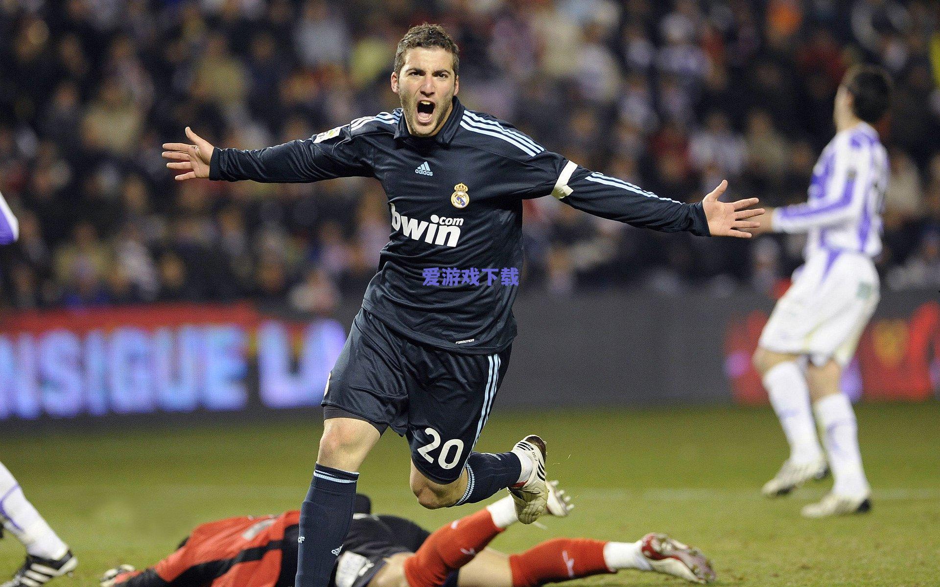 酒仙桥球王德罗赞统治赛场 关键先生实力真非虚言