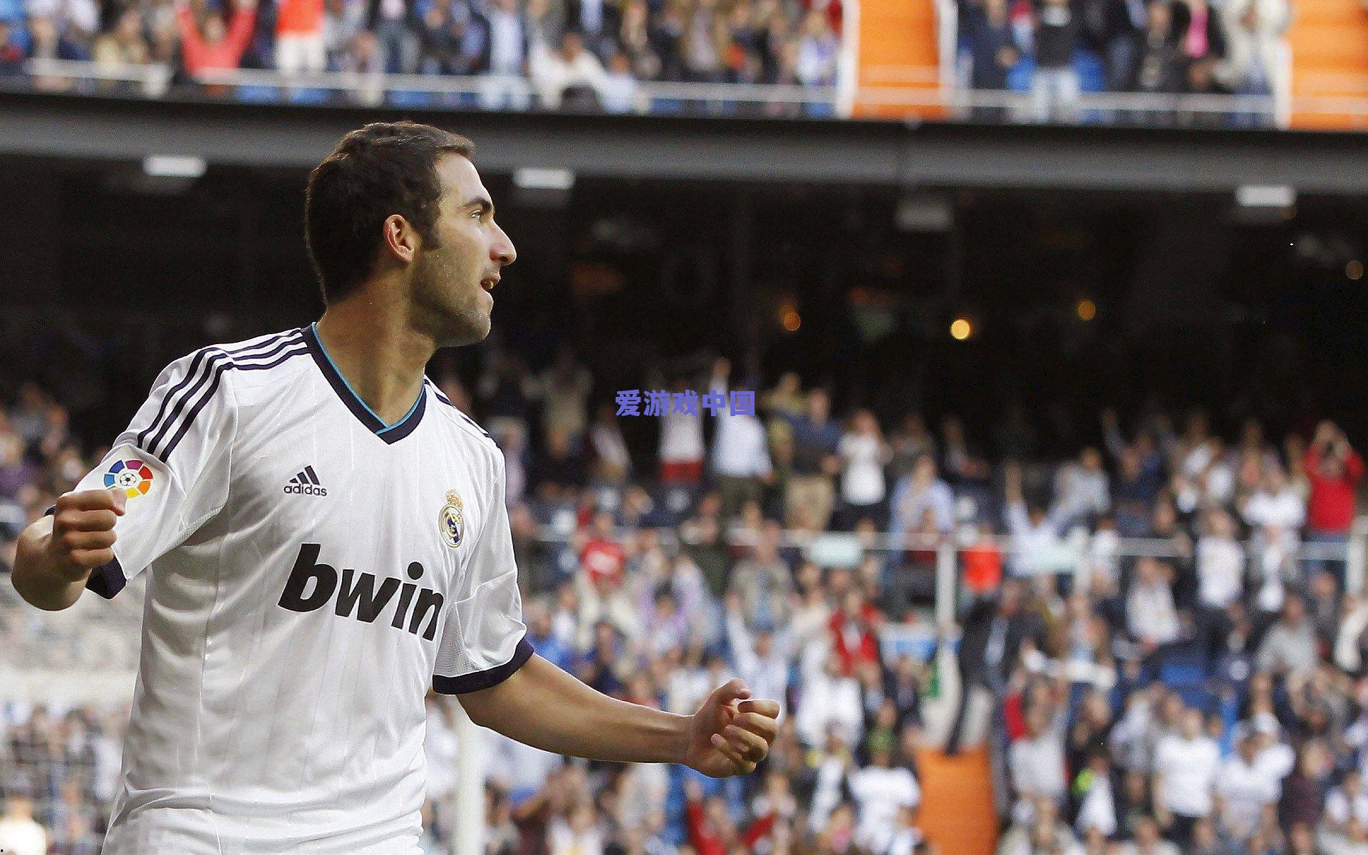 爱游戏下载_国际足联宣布终止世界足球先生奖项评选 梅西时代荣誉成绝响